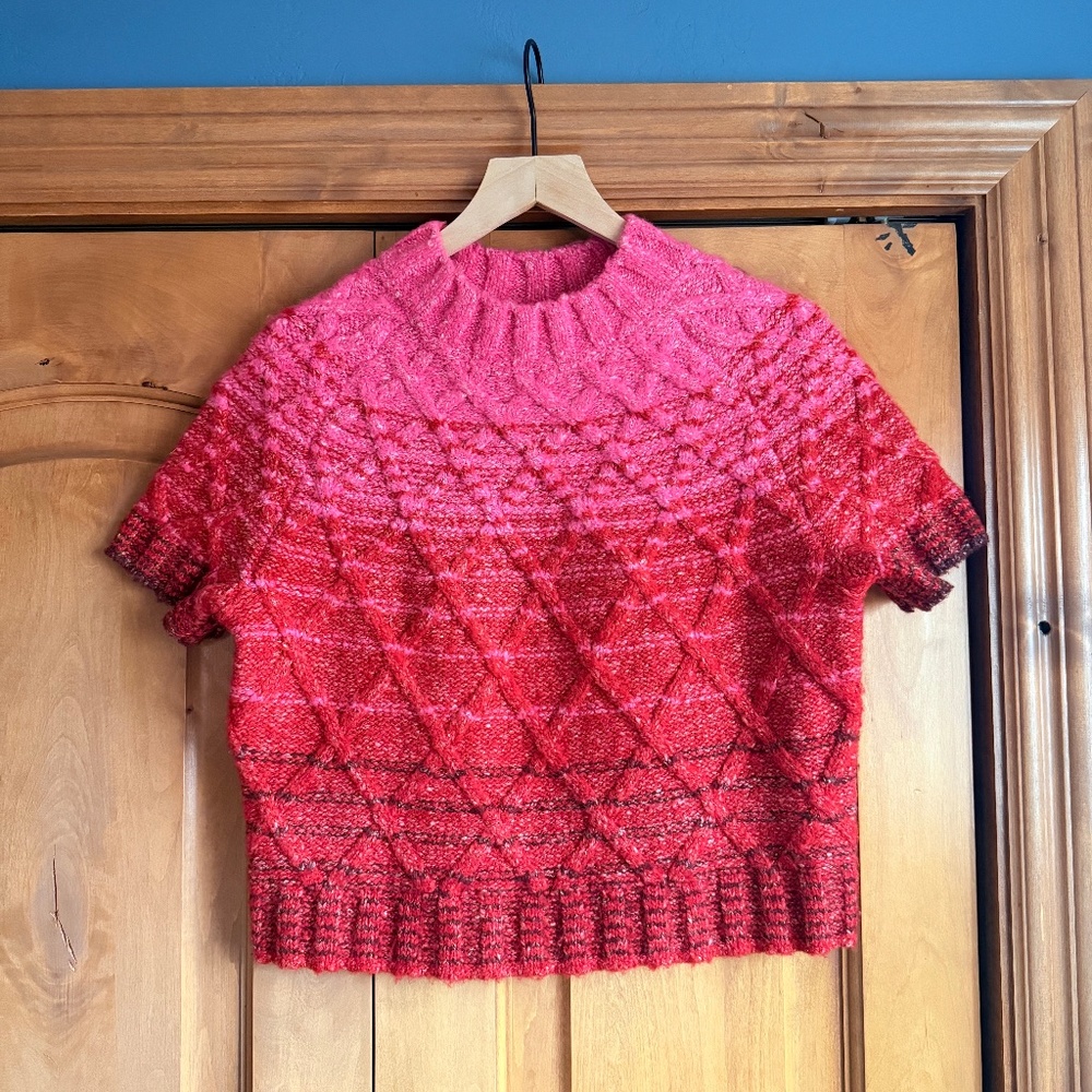 STAUD Short Sleeve Knit Sweater – Red/Pink Ombre – Size Small